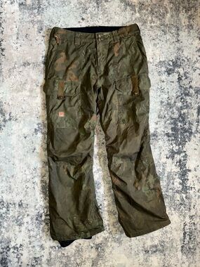 Men's 1994 DC snowboarding Pants in Olive Green